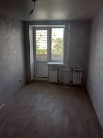 Продаётся 3х-комнатная квартира в центре города под ваш ремонт пр. Ленина д.108 Мариуполь