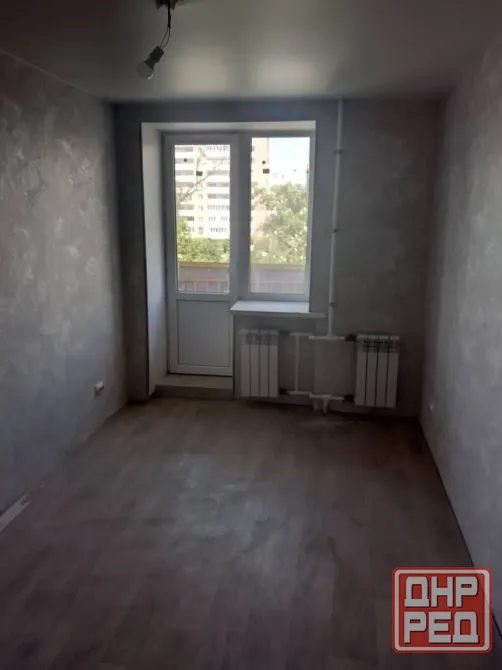 Продаётся 3х-комнатная квартира в центре города под ваш ремонт пр. Ленина д.108 Мариуполь - изображение 2