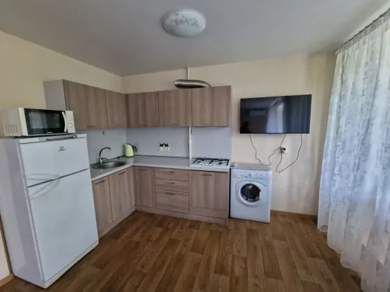 в офис ехать не нужно!Сдам 1к кв с постоянной водой ( накопитель) Набережная. Гостиница Рамада. Ан Донецк