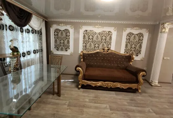 Дом на Бакинских с большим участком Донецк