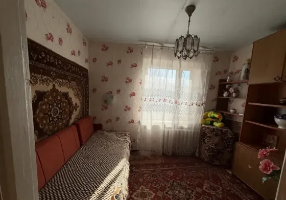 Продам 4 комнатную квартиру в Торезе Торез