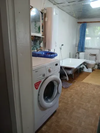 Продам квартиру на земле , отдельный двор Азотный, 46 школа Донецк