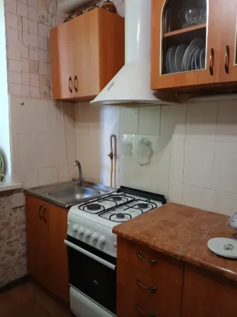 Продам квартиру на земле , отдельный двор Азотный, 46 школа Донецк