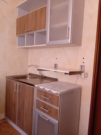Продается 2-комн. квартира г. Торез м-н 4 Торез