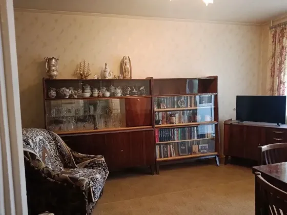 Продам 2-х комнатную Киевский исполком Донецк