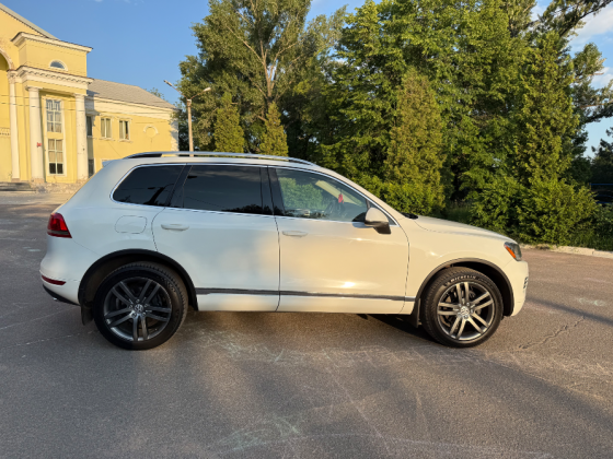 Продам Volkswagen Touareg 2013 год 3.6 бензин Макеевка