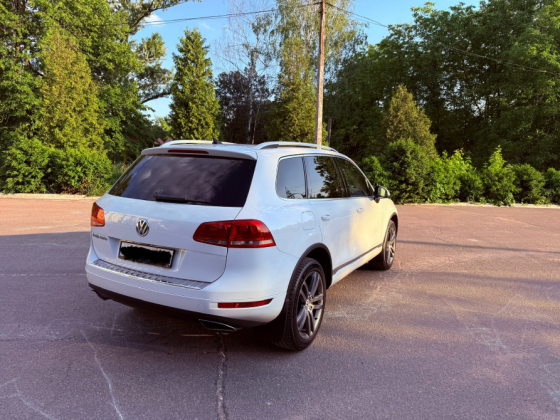 Продам Volkswagen Touareg 2013 год 3.6 бензин Макеевка