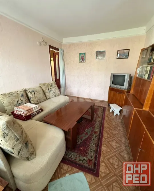 Продается двухкомнатная квартира с балконом в Ильичевском районе. Мариуполь - изображение 1