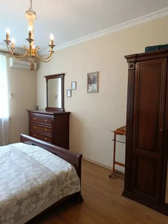 продам 3 к.кв. ворошил. р. изумруд сталинка колонка воду бьёт норм 7 мил р. Донецк