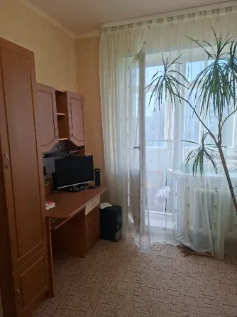 м-н Широкий, 2к. кв-ра, отличное состояние, 7/10, ул. Козыря Донецк