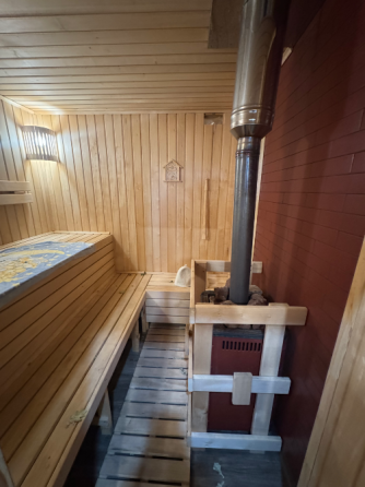 Продам газифицированный дом и два земельных участка Макеевка