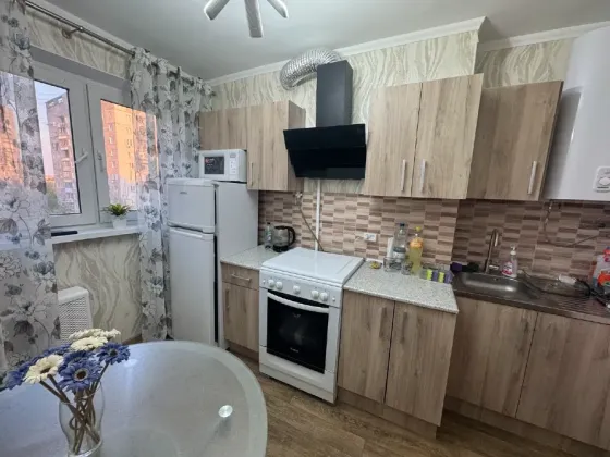 Сдам красивую новую 2 квартиру с накопителем Крытый рынок Донецк