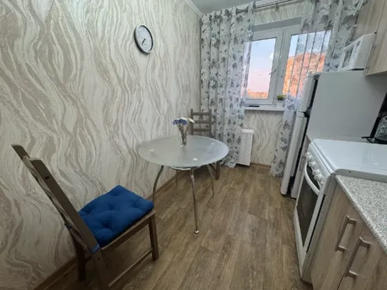 Сдам красивую новую 2 квартиру с накопителем Крытый рынок Донецк