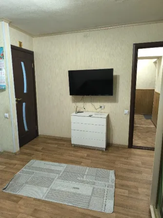 Продам 1 ком кв Калининский рн Хлюпина Донецк