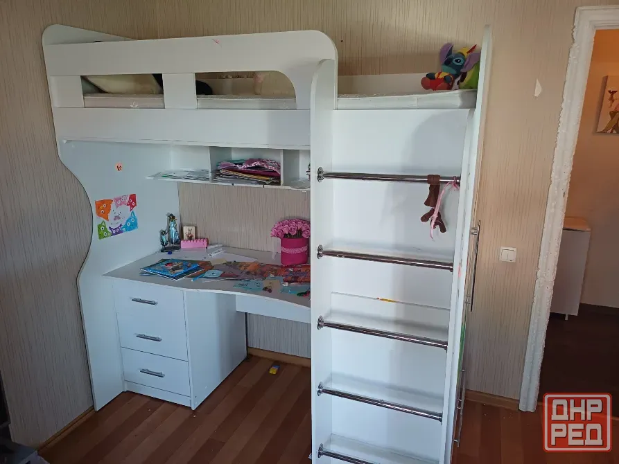 Продам детскую кровать-чердак со столом Донецк - изображение 1