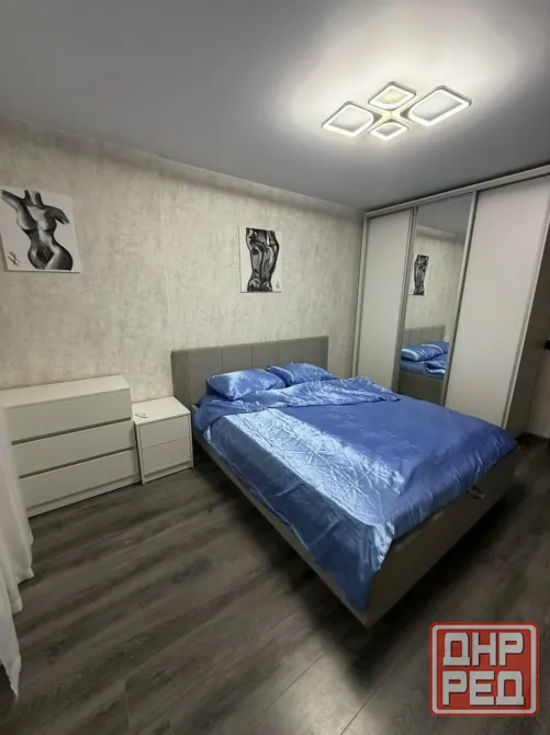 Сдаю евродвушку 46м² (студия + гостиная) в Ленинском р-не, улица Куйбышева, 28 Донецк - изображение 1