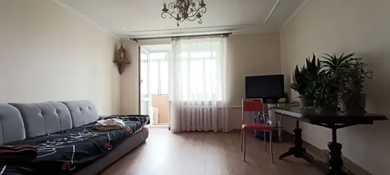 Квартира в Ленинском районе Донецка с хорошим свежим ремонтом Донецк