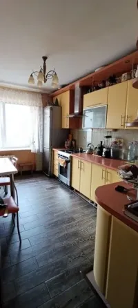 Квартира в Ленинском районе Донецка с хорошим свежим ремонтом Донецк