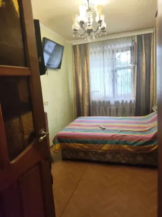 Продается 2 х. комн . Ворошиловский , маг. Изумруд , 3/5 Донецк