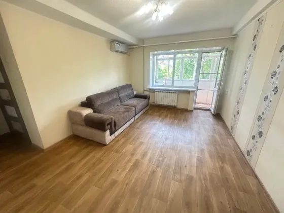 Продается 3.кв. в Калининском р-не., пр-т. Ильича, Грузия. Донецк