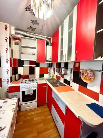 Продаётся 3-комнатная квартира мкр-н Октябрьский, школа 50 Донецк