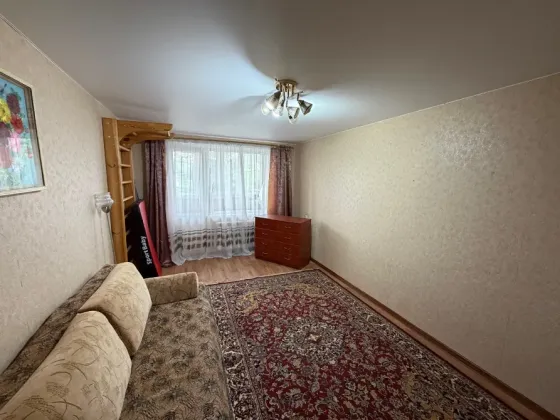 Продам 2-х ком. кв., 5/5 эт., 44 м.кв. - Макеевка, кв-л Гвардейский, ост. Пушка Макеевка