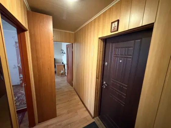 Продам 2-х ком. кв., 5/5 эт., 44 м.кв. - Макеевка, кв-л Гвардейский, ост. Пушка Макеевка