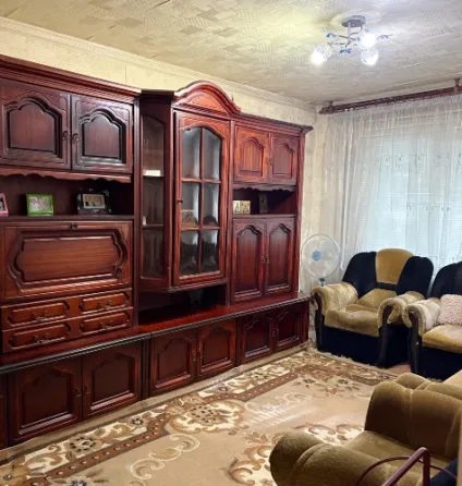 Продам 3к.кв. Петровский р-н. Ориентир маг.Изюм. ул.Шуйского. Донецк
