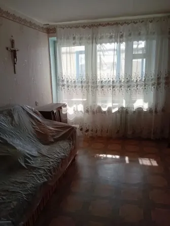 Квартира двухкомнатная 52 кв. м. 6/9 эт. Зугрэс