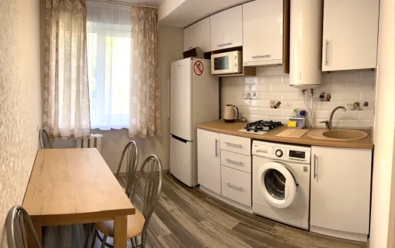 Предлагается в аренду 1-комн. квартира 36м² в Буденновском р-не, Донской Донецк