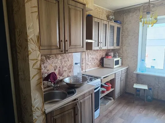 Трехкомнатная квартира 70м28/10 Макеевка Червоногвардейский рн, Чубаря Макеевка
