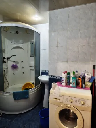 продается 3 комн. кв. на мкрн. металлургов Харцызск