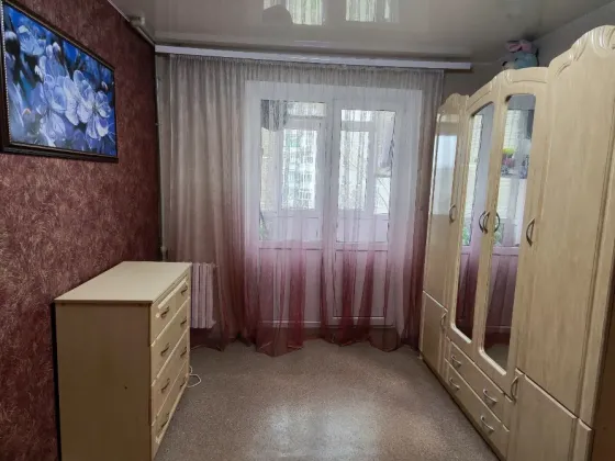 продается 3 комн. кв. на мкрн. юбилейный Харцызск