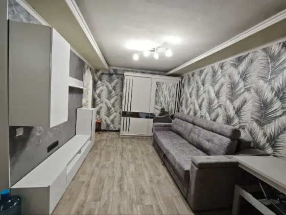 Продам 1 ком квартиру в центре площадь Ленина Донецк