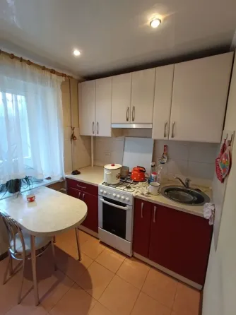 Продам 3-х комнатную квартиру в Центральном м-не Макеевка