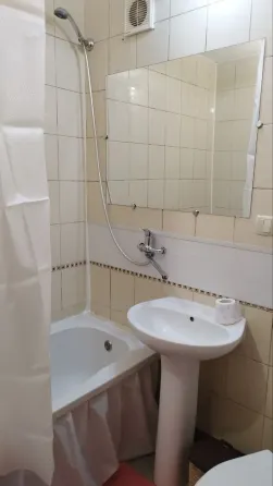 сдам 2х ком. квартиру в районе 3 больницы Мариуполь