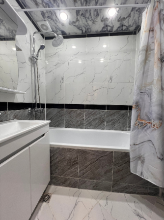 Продажа 2-х комнатной квартиры Макеевка, м-н Зелёный, (ориентир школа 50) Макеевка