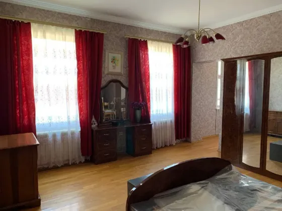 Продается капитальный дом, три уровня в Орджоникидзевском районе. Мариуполь