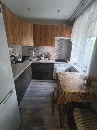 Срочно продаю 2х комнатную квартиру с ремонтом 3/3 Город Макеевка, Советский р-н, (п. Нижняя Крынка) Макеевка