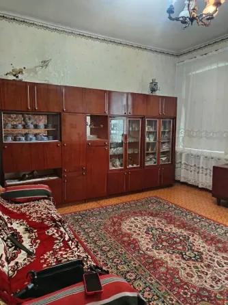 Продам двухкомнатную квартиру Зугрэс
