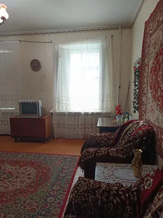 Продам двухкомнатную квартиру Зугрэс