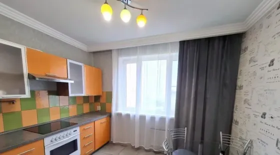 Сдам трехкомнатная квартира в Кировском районе 75 кв.м. Донецк
