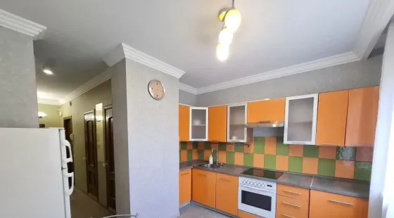 Сдам трехкомнатная квартира в Кировском районе 75 кв.м. Донецк