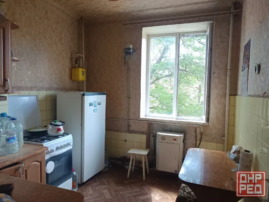Продам трехкомнатную квартиру Зугрэс - изображение 1