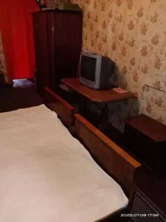 Сдам трёшку без комиссии на Артёма. Рядом с Донецк-Сити, рестораном Адачи, Шахтёрской площадью. Донецк