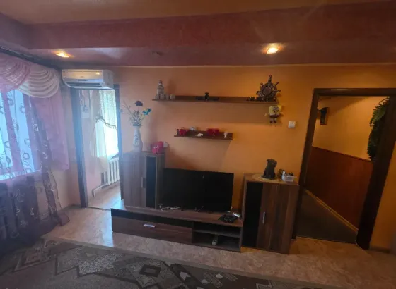 Продам 2х комнатную квартиру на 5 квартале (Горловка) Горловка