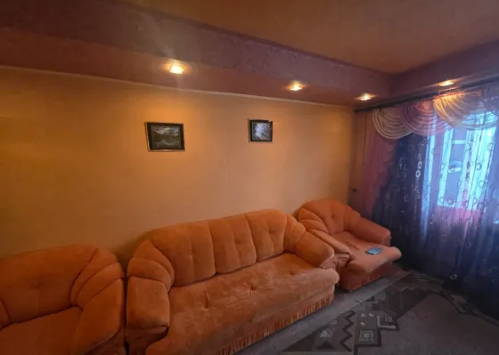 Продам 2х комнатную квартиру на 5 квартале (Горловка) Горловка