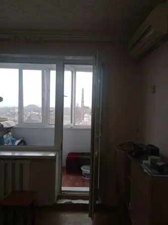 Продажа трехкомнатной квартиры в Куйбышевском районе, площадь Бакинских Комиссаров Донецк