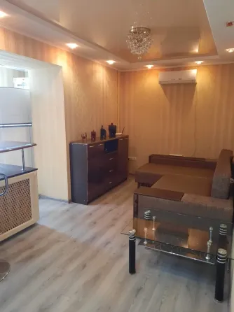 Стоматология, ул. Кирова, 2к. кв-ра, евроремонт, кухня-студио, 2/5 Донецк