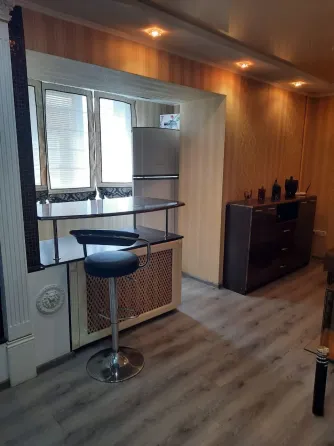 Стоматология, ул. Кирова, 2к. кв-ра, евроремонт, кухня-студио, 2/5 Донецк